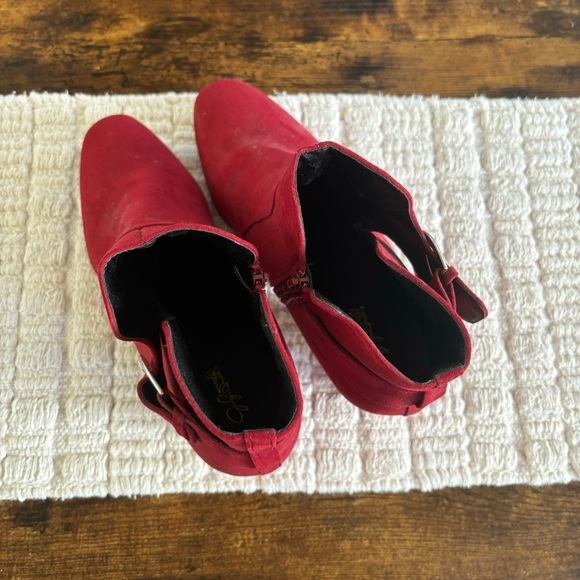 Jaclyn Smith Women's Dulce Fashion Bootie - Red Size 10 - Picture 7 of 12